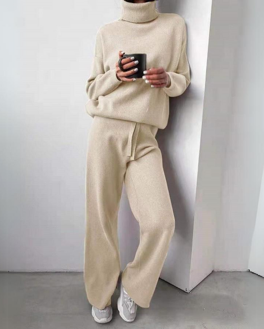 Alder & Thread | Karina – Stylish 2-Piece Set Featuring a Turtleneck and Sophisticated Pants