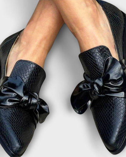 Alder & Thread | Claudia – Bow-Embellished Moccasins