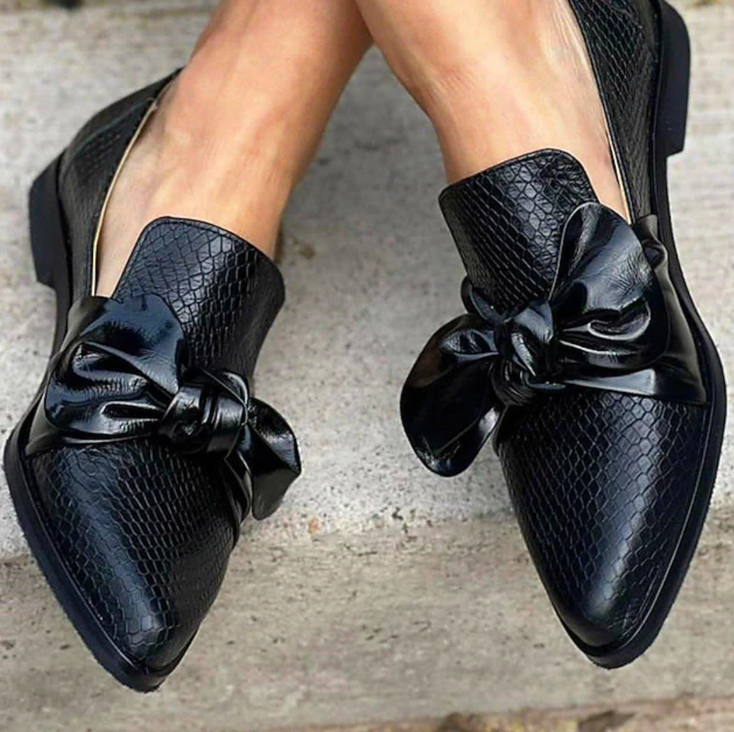 Alder & Thread | Claudia – Bow-Embellished Moccasins